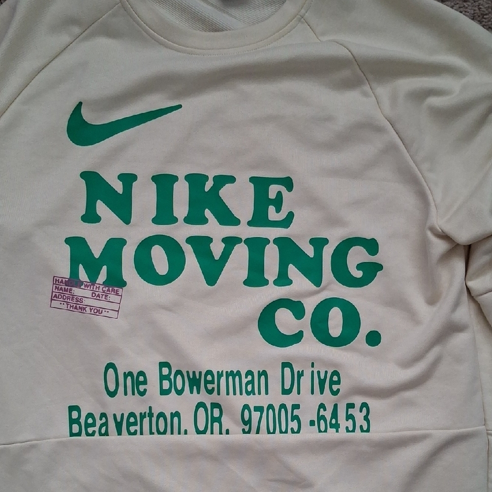 🔥Nike Cream Crewneck with Green Logo Text